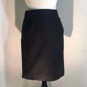 J. Crew black twill “The Pencil Skirt.” ✏️📌